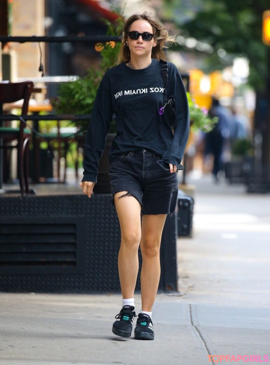 Suki Waterhouse adult actress pic
