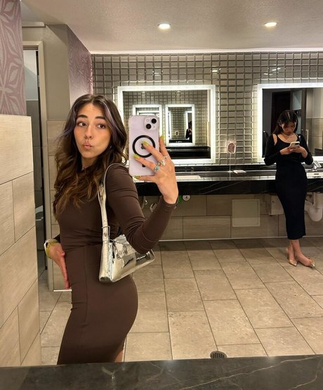 Tiana Renay best model picture