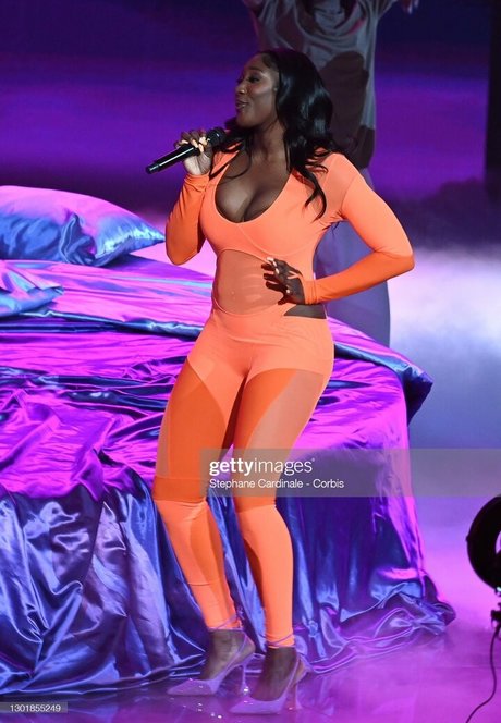 Aya Nakamura model top photos