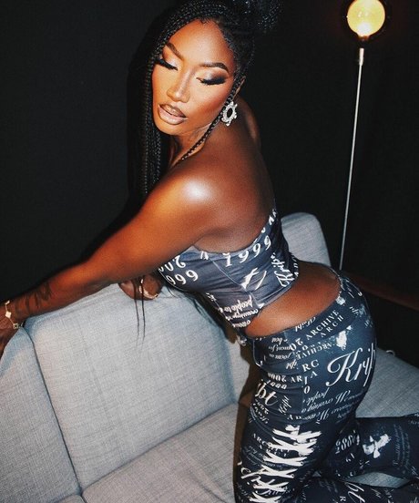 Aya Nakamura adult star gallery