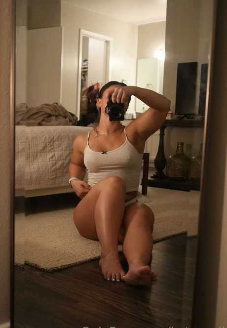 Katy Pull perfect star pic