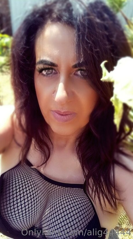 alig44444 top model pic