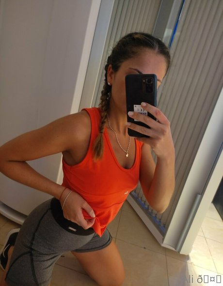 emilyali model sexy images