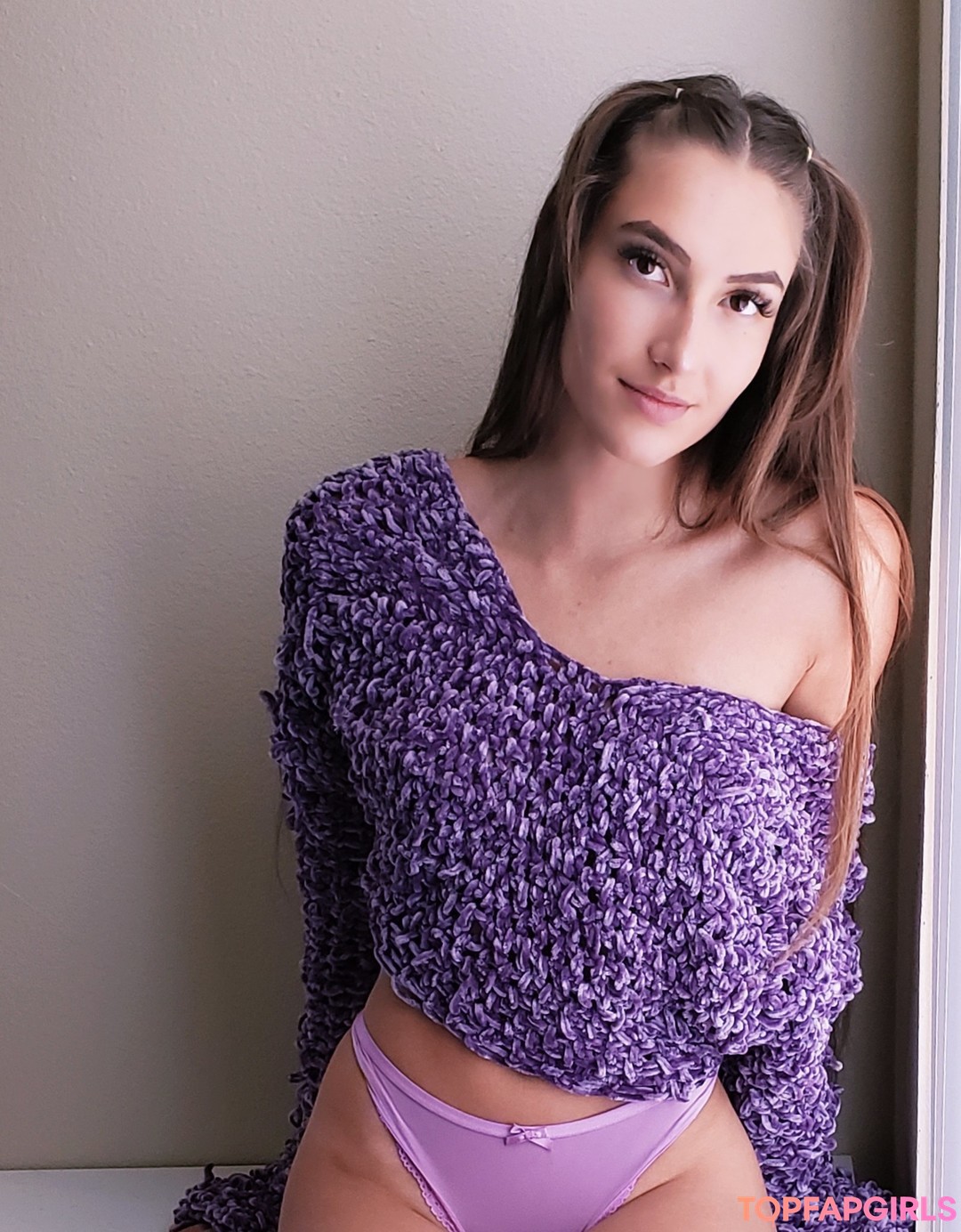 Emma Mathieu model art picture