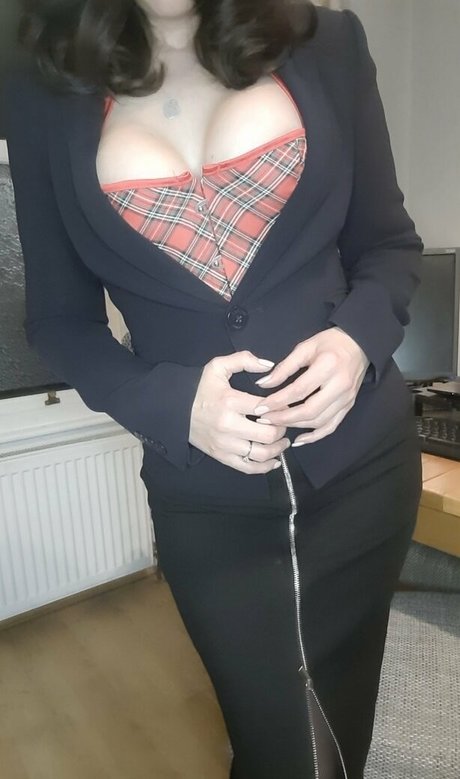 Corporate Tease star hot pic