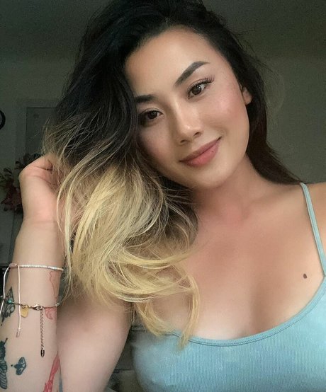 lindaafreckles sexy model photo