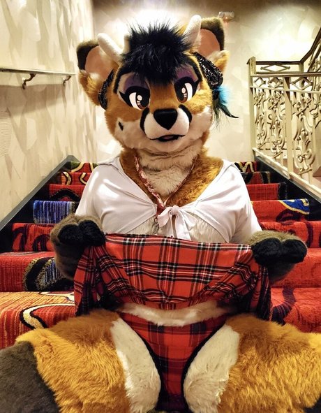 Murrsuit sexy model pic