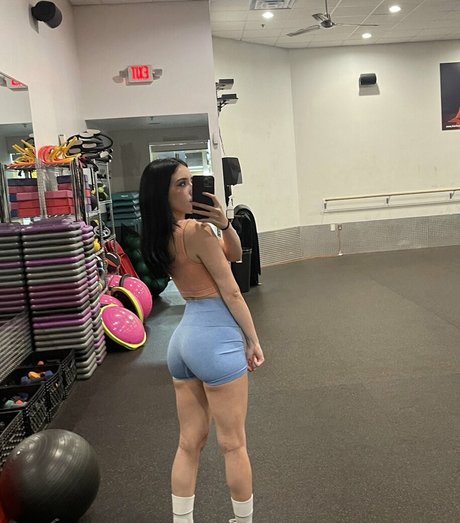 Shilynn Velez star pretty photo