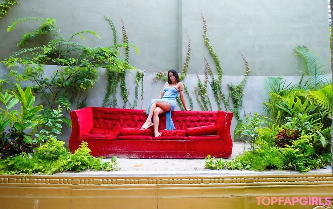 beautiful ladyboy onlyfans free nude photo