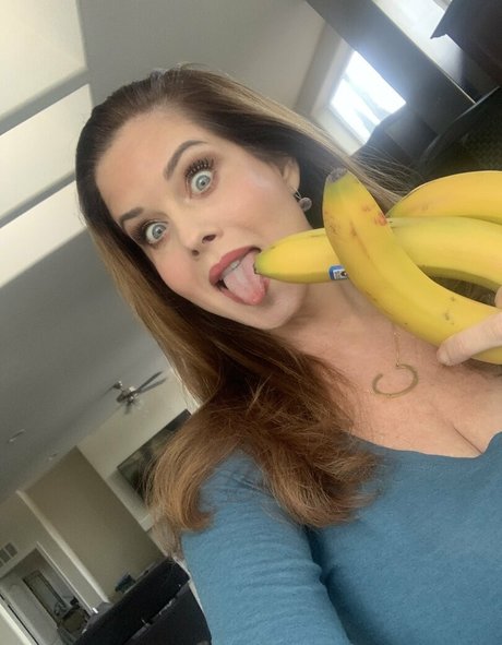 Carrie Stevens nude model pic