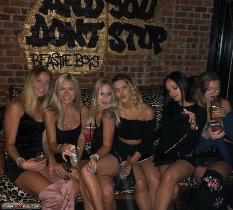 Holly Cloar model adult pictures