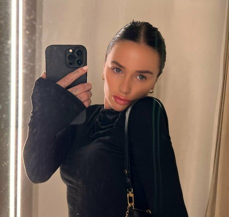 emilykernsx pornstar photos