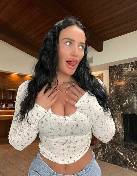 emilykernsx exclusive actress img