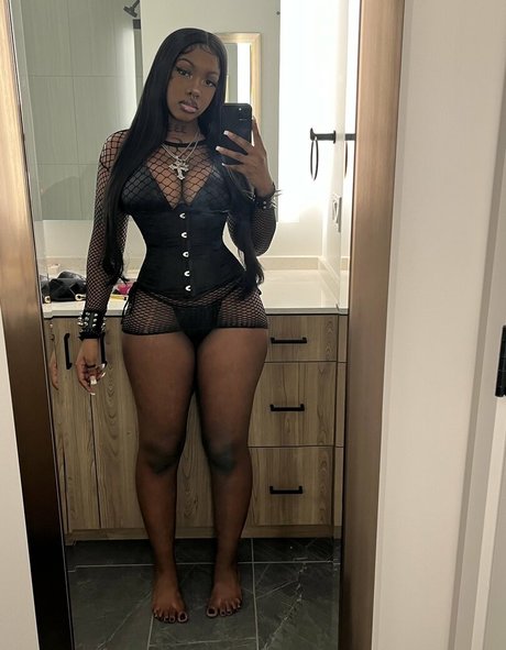 Animebaexox model free pic