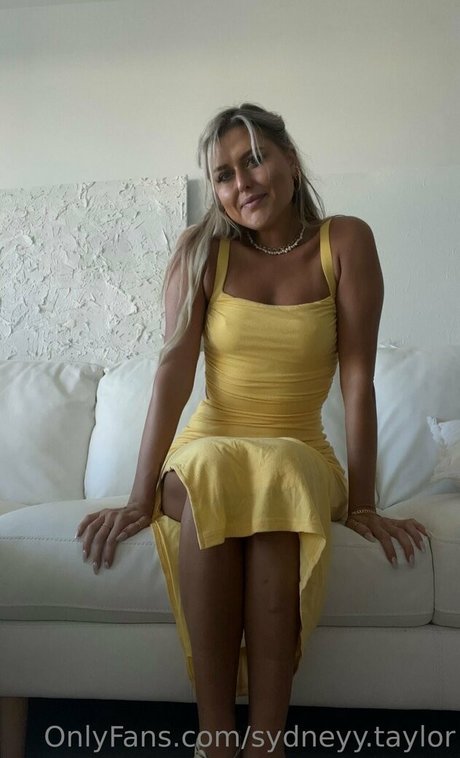 sydneyy taylor hot model photos