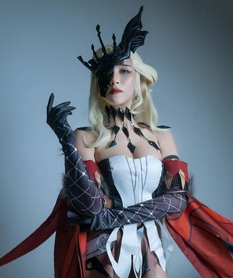 blonde midget onlyfans free photos