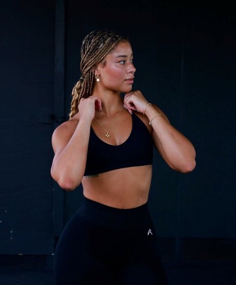 The Learmann Twins model exclusive image