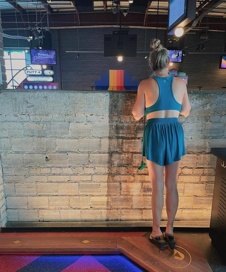 Sunny Brooke hd actress pic