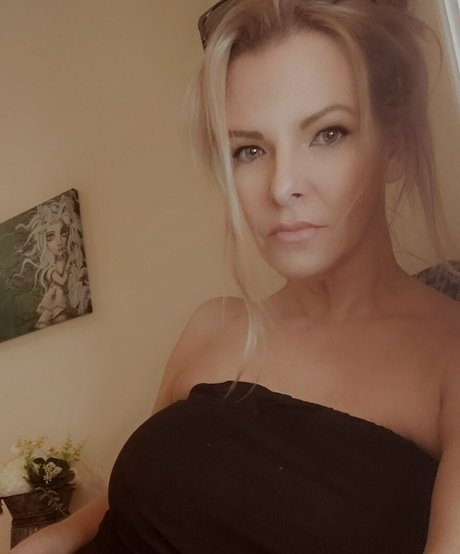 transgender onlyfans free naked gallery