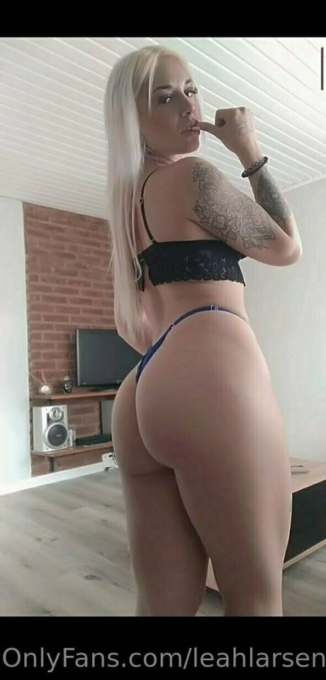 leahlarsen sexy model photos