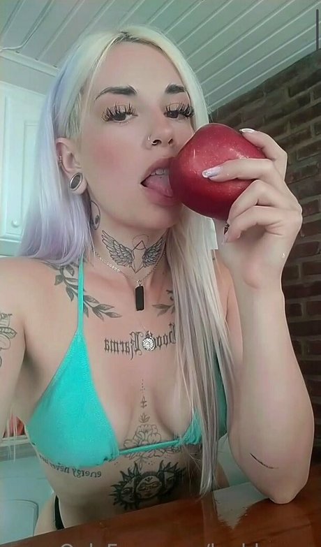 leahlarsen star pretty archive