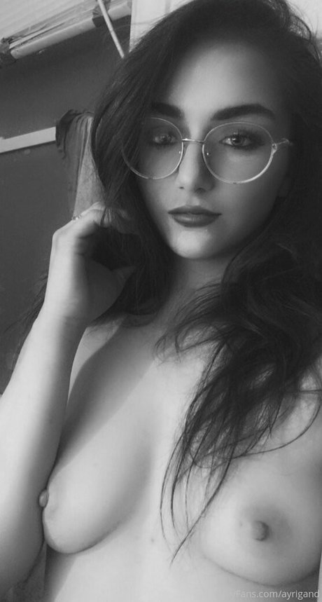 aevimari exclusive pornstar archive