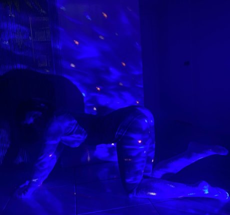 yourluvrgrl pornographic model photo