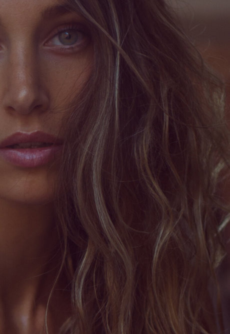 Miacbell beautiful model image