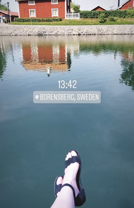 basostream naked model gallery