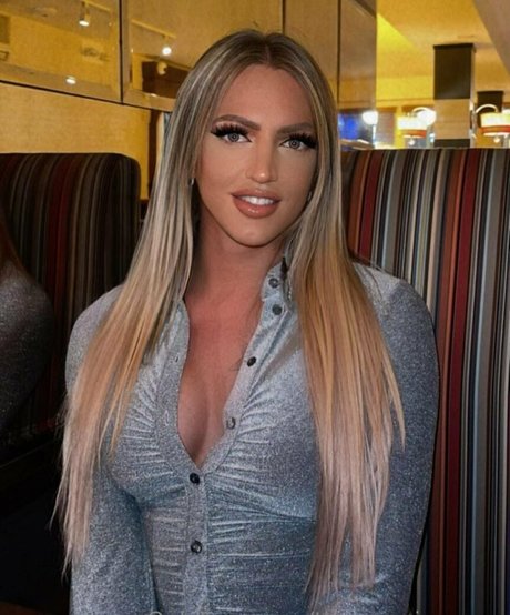 theeveemarie exclusive star photo