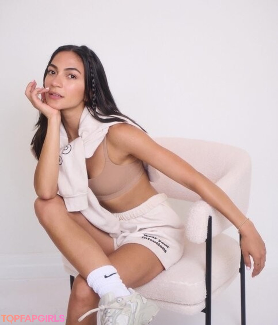 Natalee Linez nice actress images