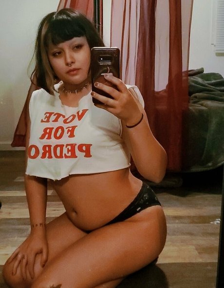 witchhunny model top gallery