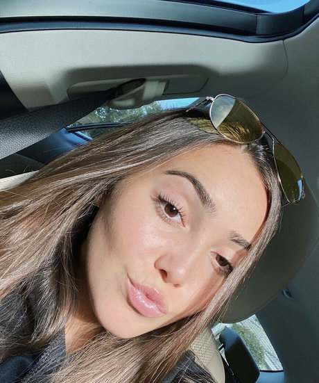 Paolariv pretty actress archive