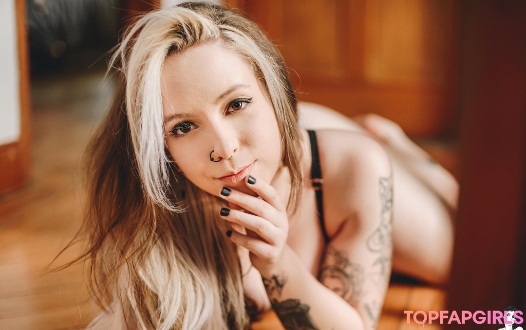 Adistoker star porn galleries