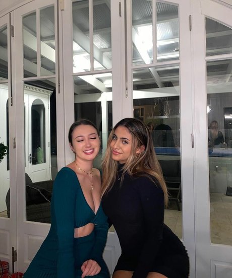 Issy hecxo model perfect pics