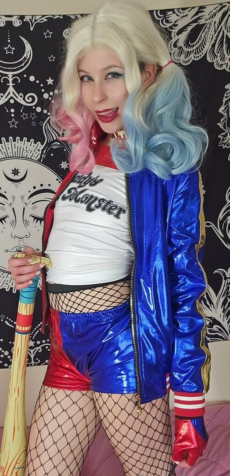 bellafangz nude pornstar image