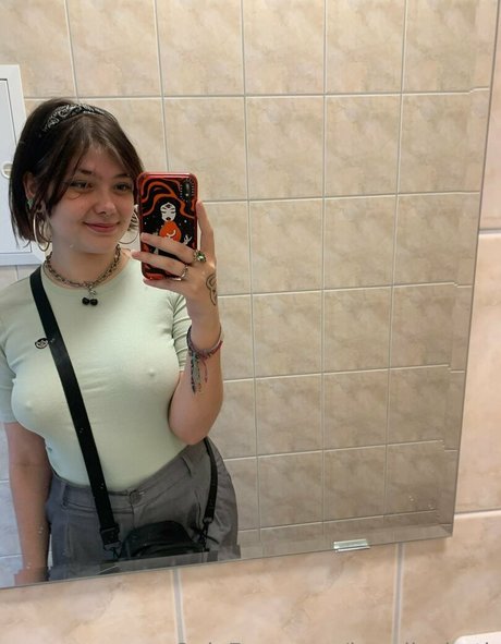 hot asian onlyfans beautiful pic