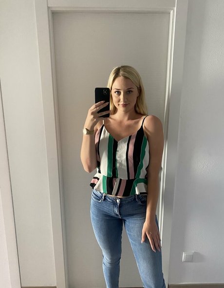 clothed onlyfans beautiful xxx picture