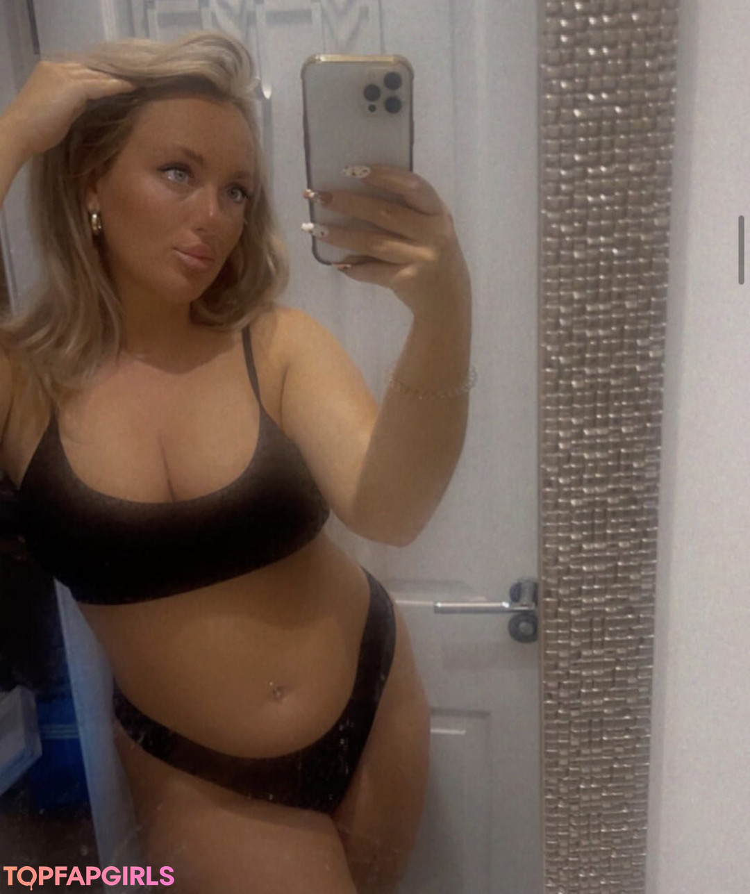 Caitlin Appleyard hot star images