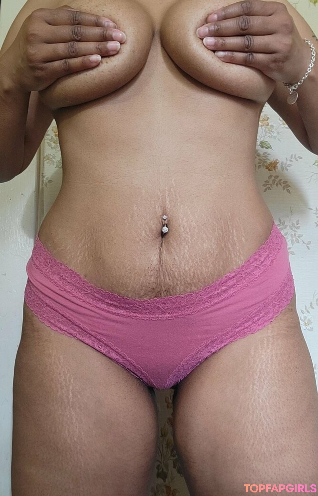 Nickey James free model gallery