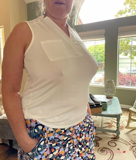 Smokey Chestnut erotic actress gallery