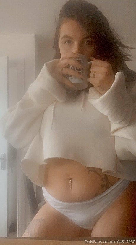 tashag18 erotic actress photo