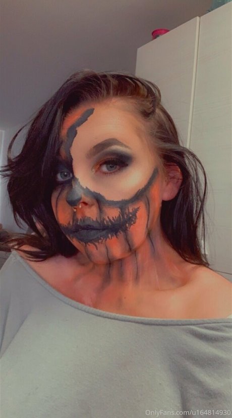 tashag18 pretty model picture