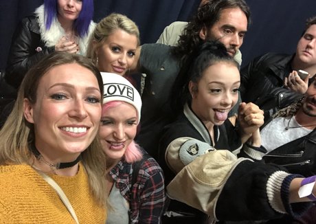 ava austen profile image