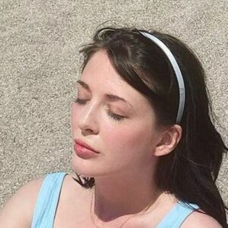 Connie Glynn top profile image