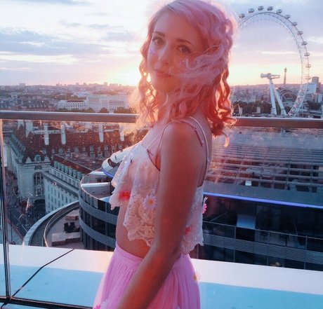 Connie Glynn star xxx galleries