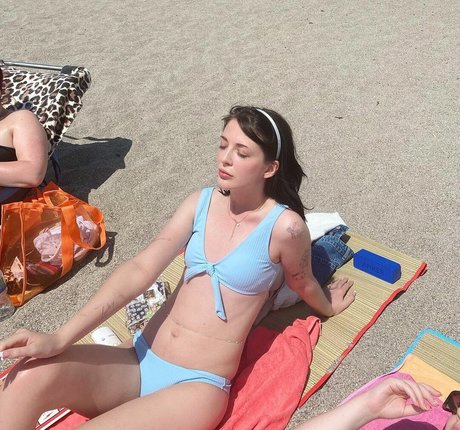 Connie Glynn nude star img