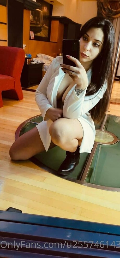 curvy lesbian onlyfans hot sexy pic