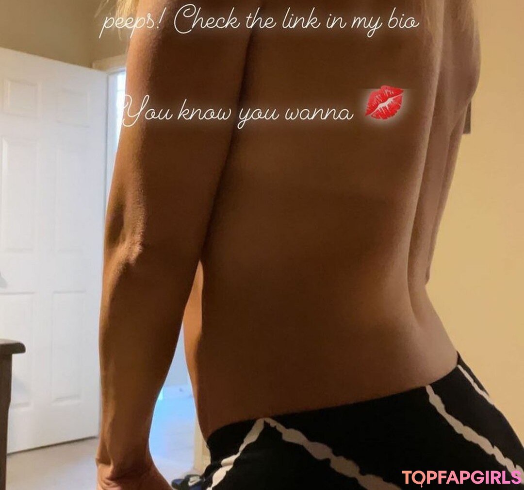 BikiniSquats pornstar high quality photo