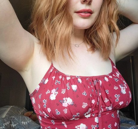 brunette petite onlyfans erotic picture